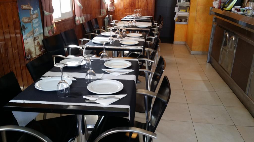 Hogar Del Puerto Hotel Комбаро Екстериор снимка
