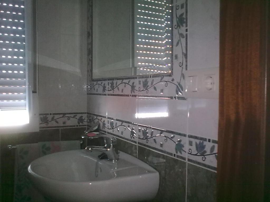 Hogar Del Puerto Hotel Комбаро Екстериор снимка